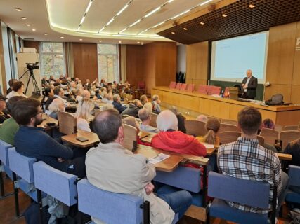 Professor Karl spricht beim Sientists-for-Future-Symposium